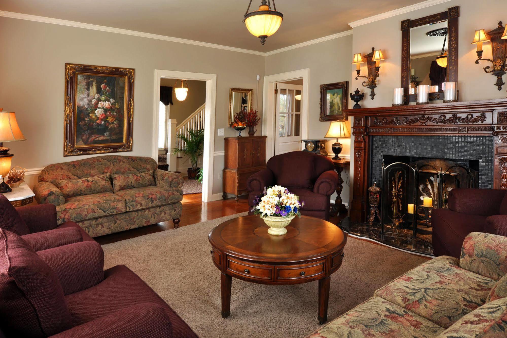 The Aerie Bed & Breakfast New Bern Ngoại thất bức ảnh