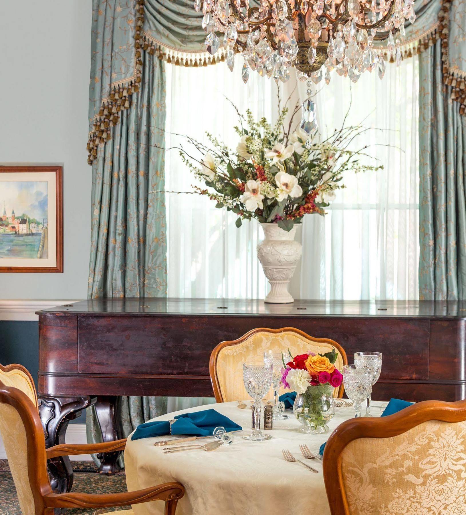 The Aerie Bed & Breakfast New Bern Ngoại thất bức ảnh