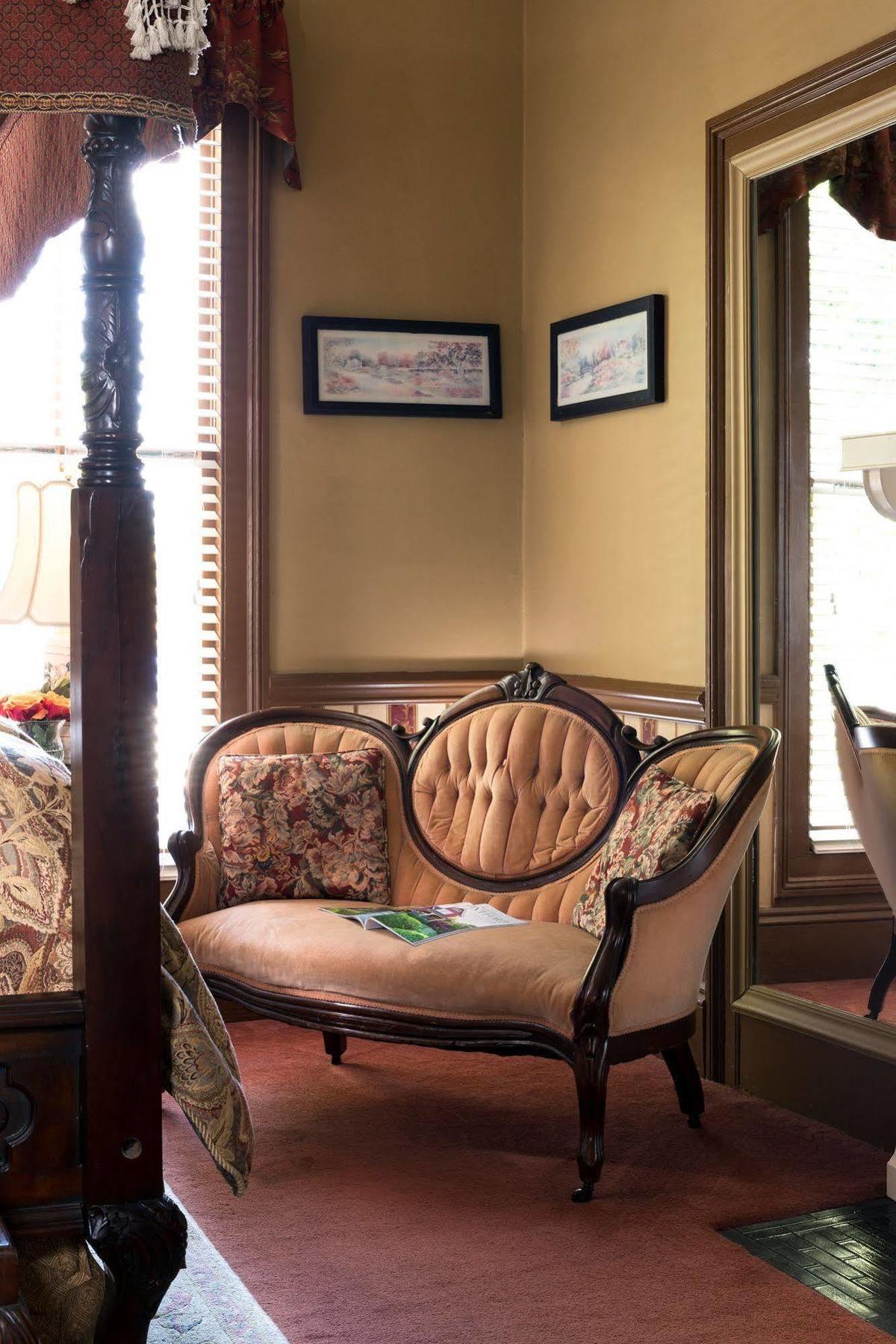 The Aerie Bed & Breakfast New Bern Ngoại thất bức ảnh