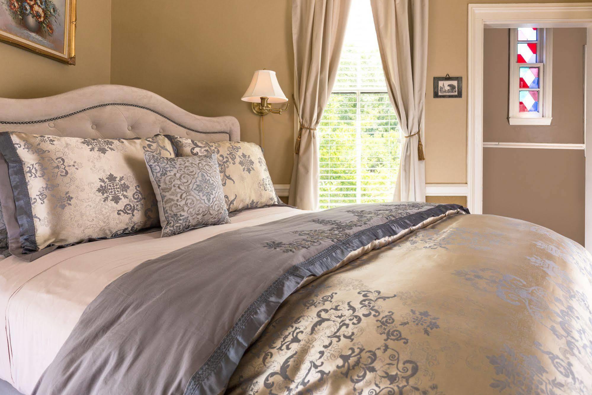 The Aerie Bed & Breakfast New Bern Ngoại thất bức ảnh