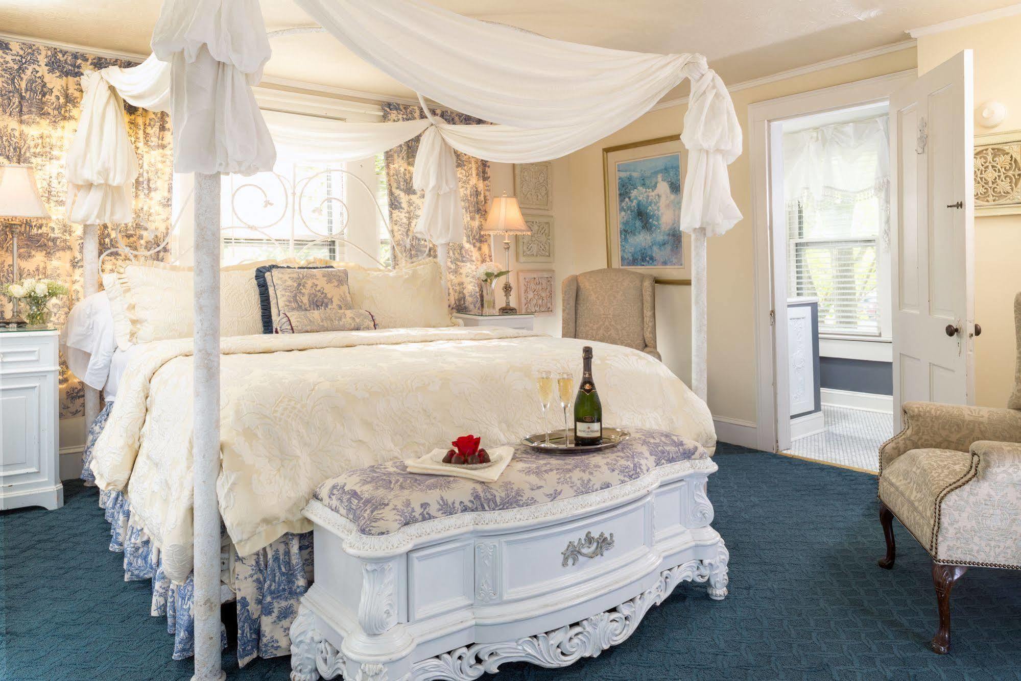 The Aerie Bed & Breakfast New Bern Ngoại thất bức ảnh