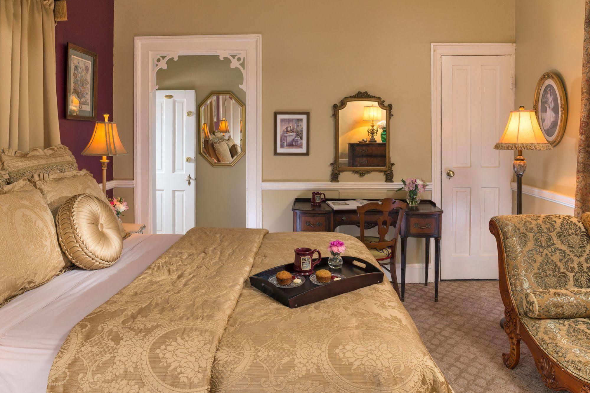 The Aerie Bed & Breakfast New Bern Ngoại thất bức ảnh