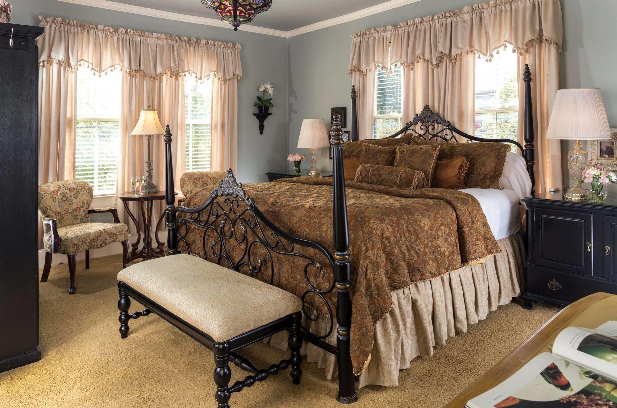 The Aerie Bed & Breakfast New Bern Ngoại thất bức ảnh