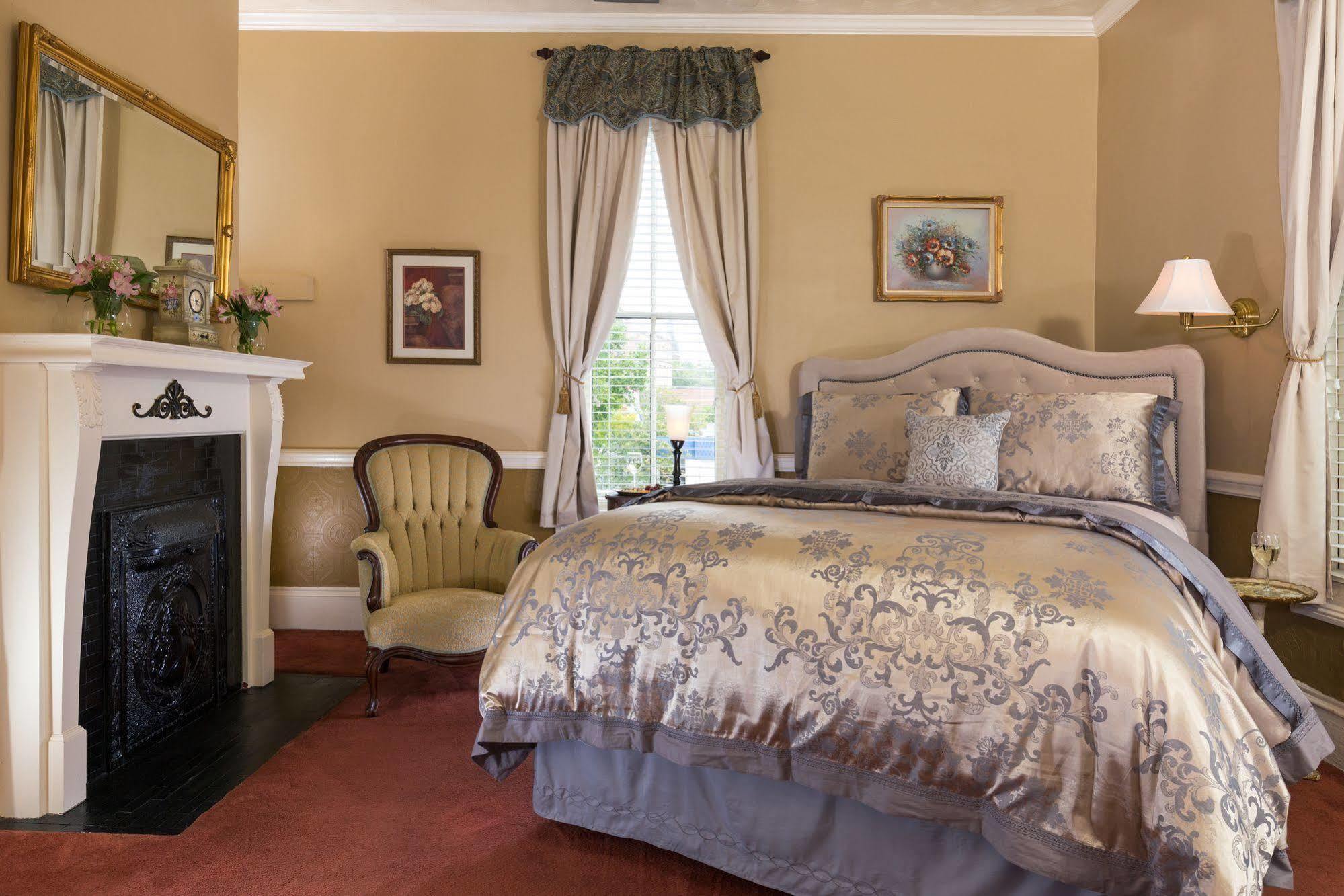 The Aerie Bed & Breakfast New Bern Ngoại thất bức ảnh