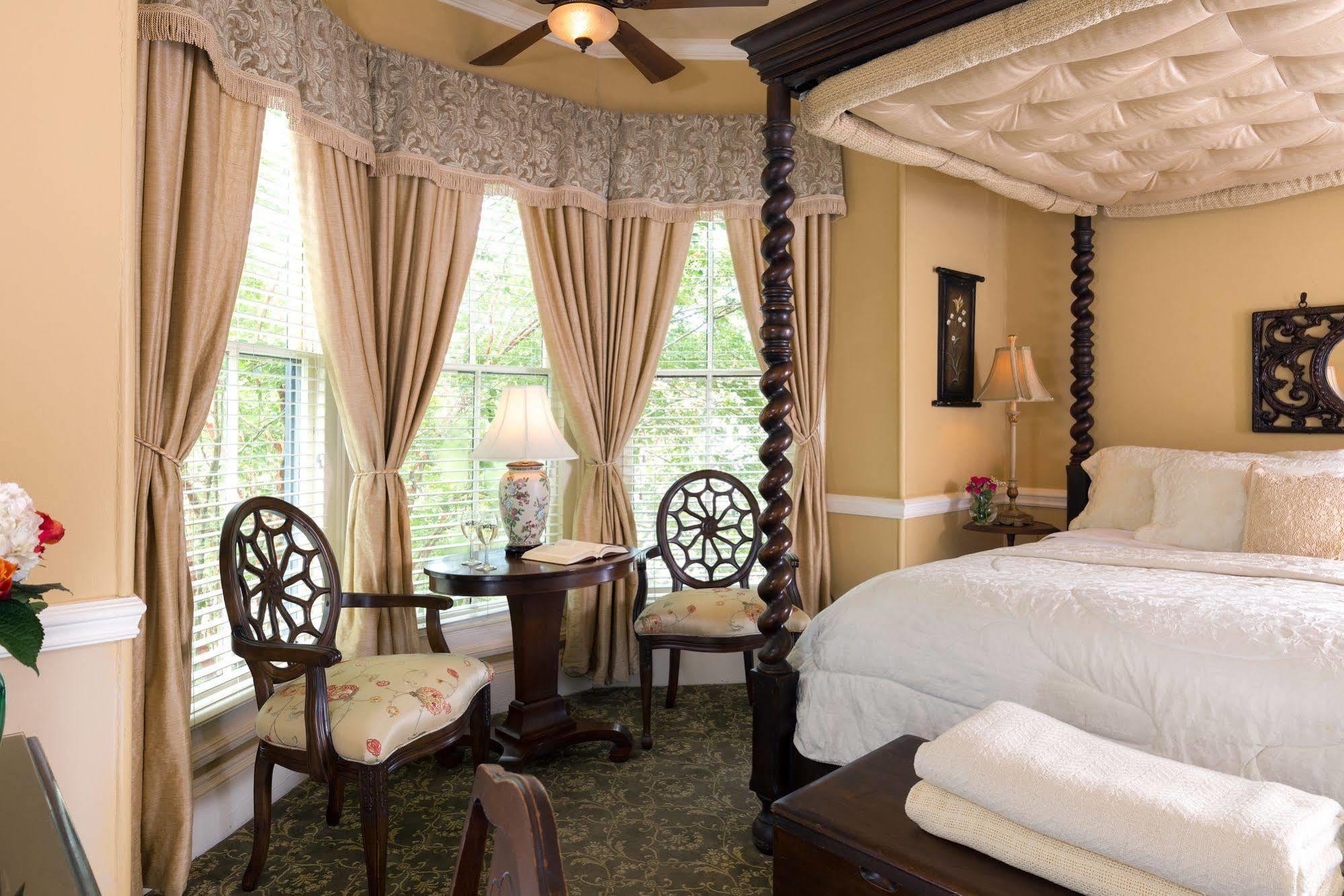 The Aerie Bed & Breakfast New Bern Ngoại thất bức ảnh
